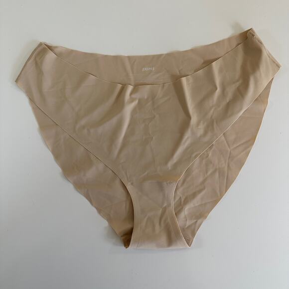 SKIMS Naked Bikini Underwear in Sand, Women's Size Medium Kim Kardashian - Picture 6 of 8